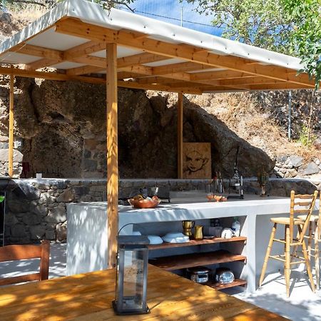 My Old Stone House In A 2 000 Sqm Private Garden With Fab Glamping Tent Mandrákion Buitenkant foto