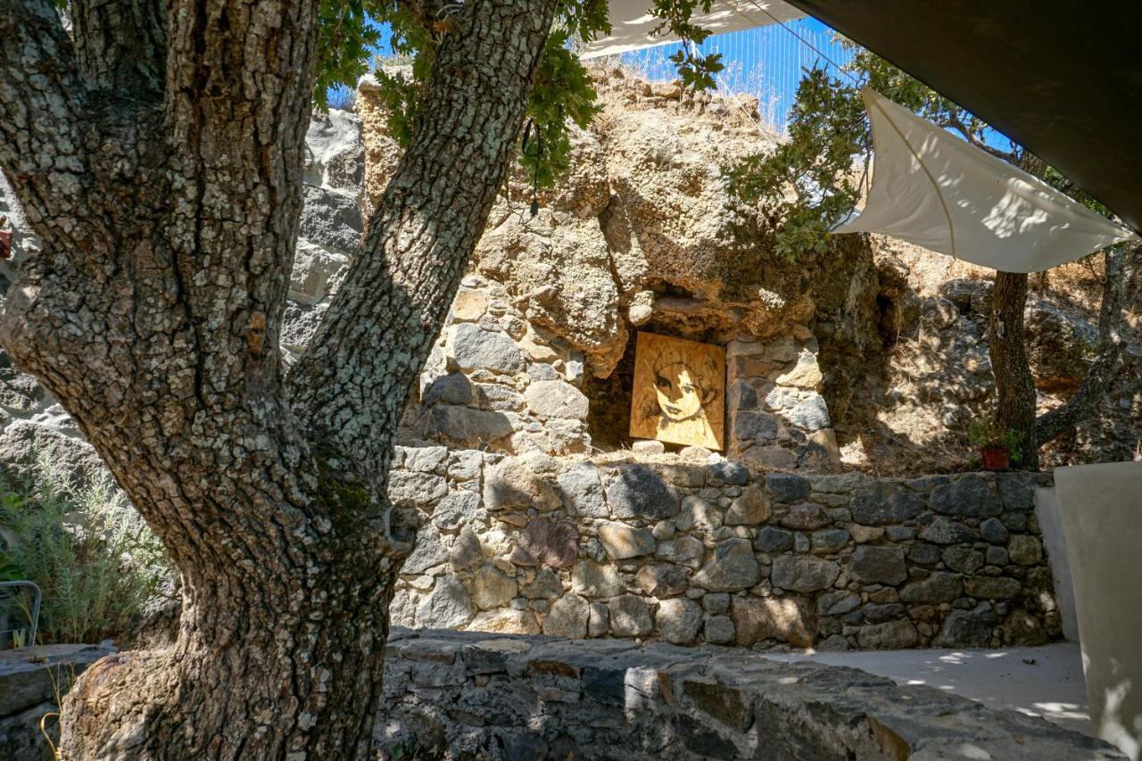 My Old Stone House In A 2 000 Sqm Private Garden With Fab Glamping Tent Mandrákion Buitenkant foto