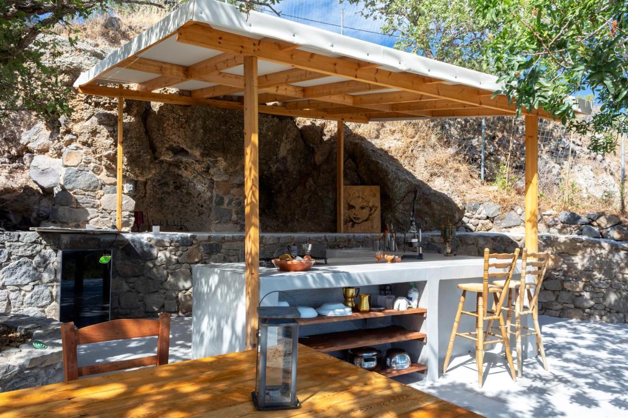 My Old Stone House In A 2 000 Sqm Private Garden With Fab Glamping Tent Mandrákion Buitenkant foto