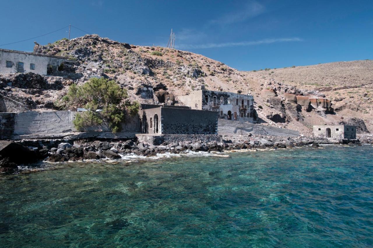 My Old Stone House In A 2 000 Sqm Private Garden With Fab Glamping Tent Mandrákion Buitenkant foto